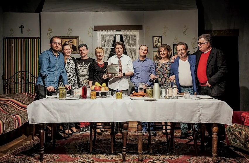 Teatr Ciut Frapujący z poetą Adamem Ochwanowskim po wspólnym wydarzeniu
